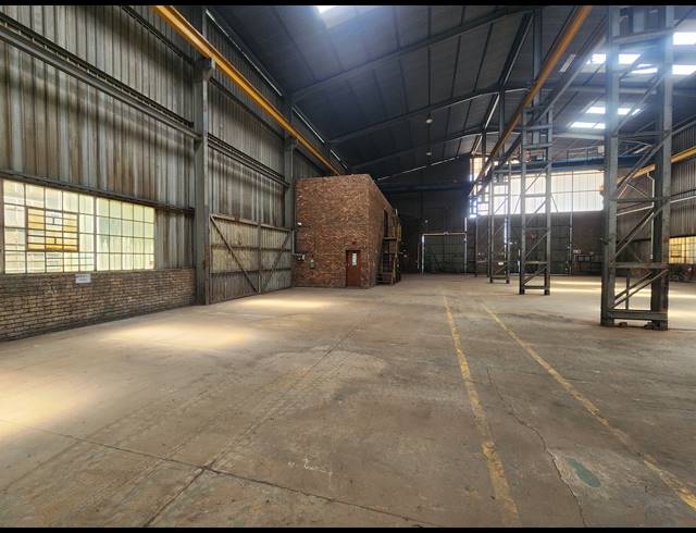 2,400M² WAREHOUSE TO LET IN WADEVILLE